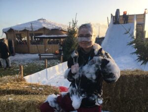 Lansingerland FM verslaggever live van de glijbaan op Lansinger Winterland