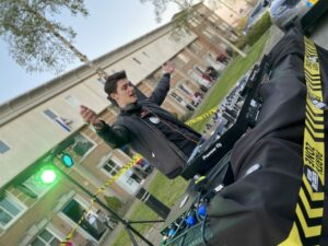 Voortuin feestje in Bergschenhoek