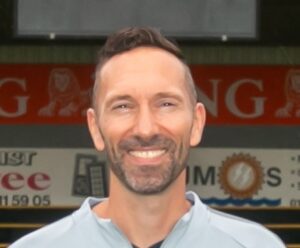 Ronald Ermes begroet assistent bij Feyenoord.