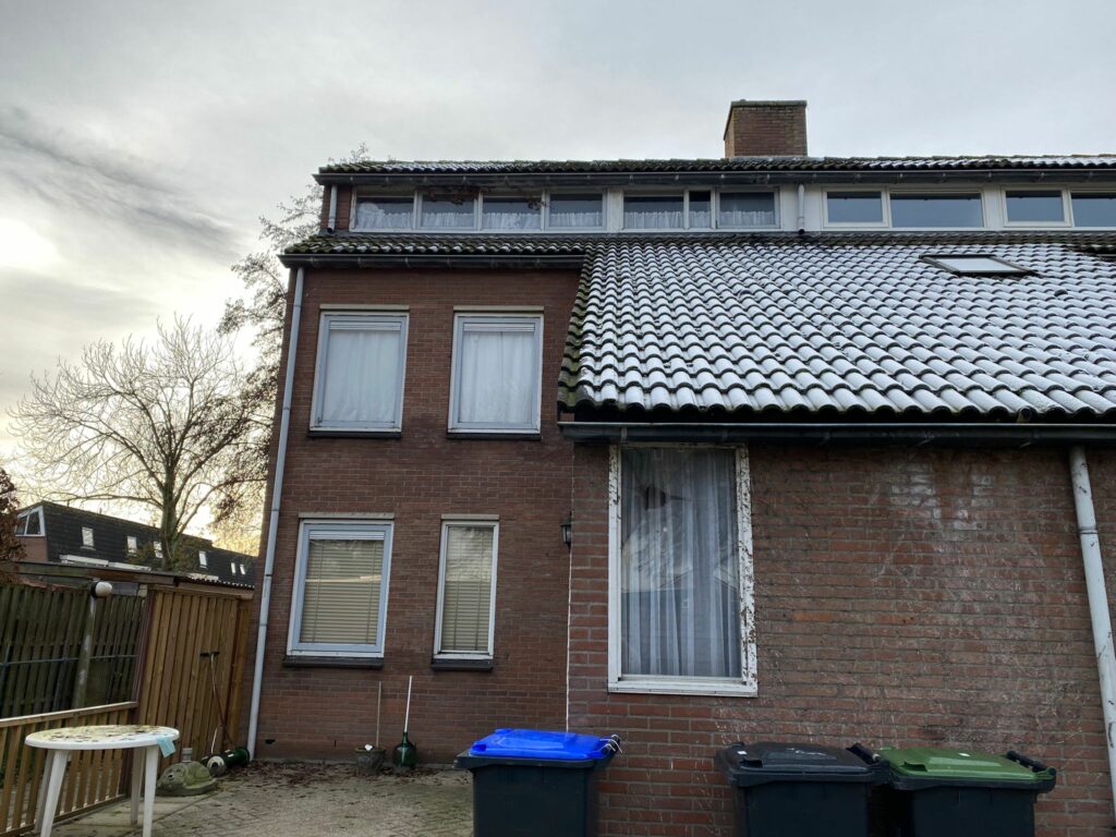 Vader sociaal geïsoleerd gezin blijft 90 dagen langer vastzitten