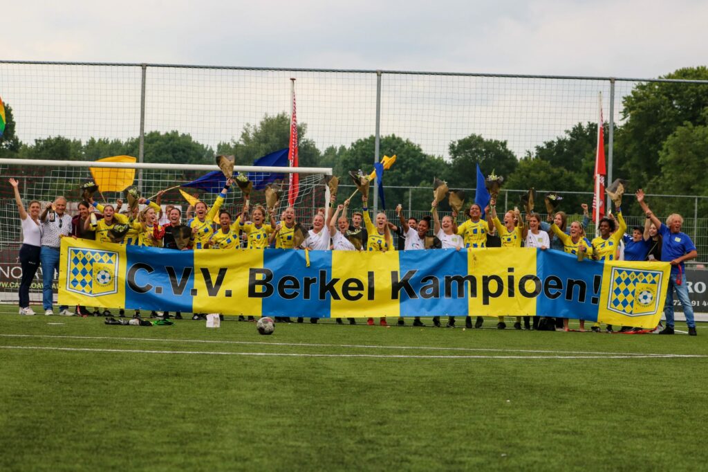 Berkel vrouwen 1 promoveert naar de hoofdklasse