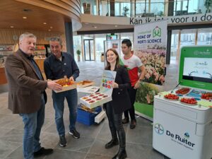 Inwoners maken kennis met de glastuinbouw