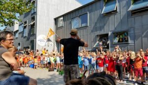 Groep 4 van Prinses Maxima School maakt eigen radio uitzending