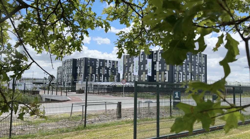 Nieuwe woontorens voor arbeidsmigranten geopend