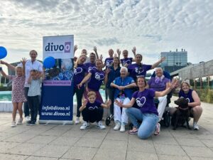 131 honden nemen een duik voor het goede doel