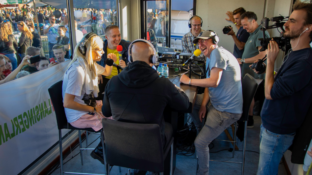 Live radio vanaf het festivalterrein van Opperdepop