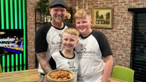 Van vakantie-idee tot snackbedrijf: Vader en zoons over hun ondernemingsavontuur