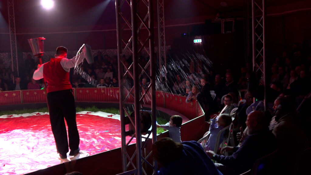 Magie in de tent: Circus Bolalou verwondert Bleiswijkers
