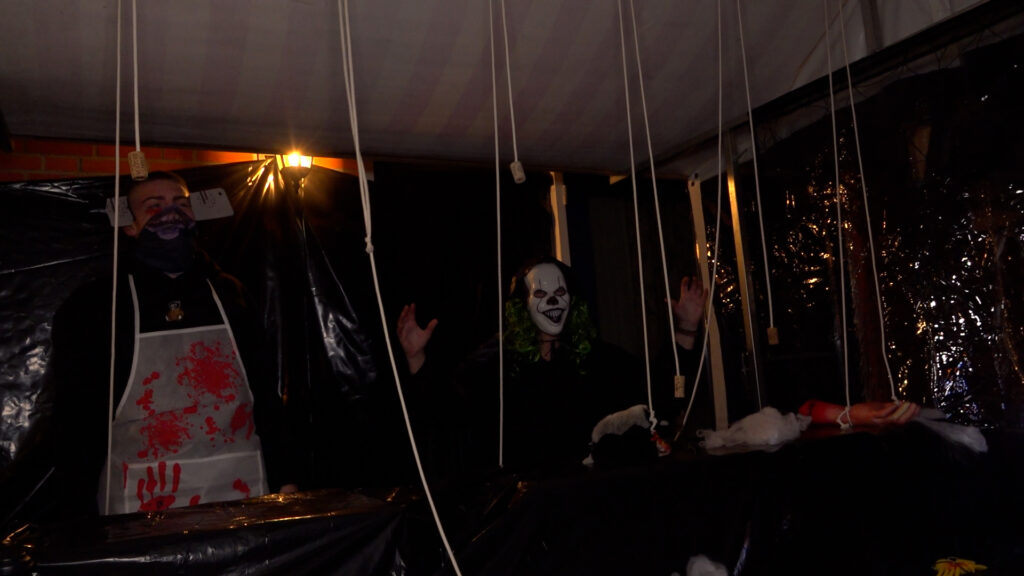 Spannende Halloweentocht verandert wijk in griezelige kermis