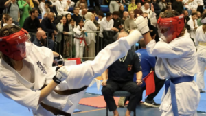 Gwenn kroont zich tot Belgisch kampioen kyokushin karate in Averbode