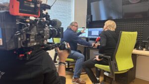 EditieNL filmt reportage over bromgeluid bij RTV Lansingerland