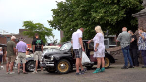 Oldtimers in het zonnetje: liefde voor klassieke auto’s leeft bij jong en oud