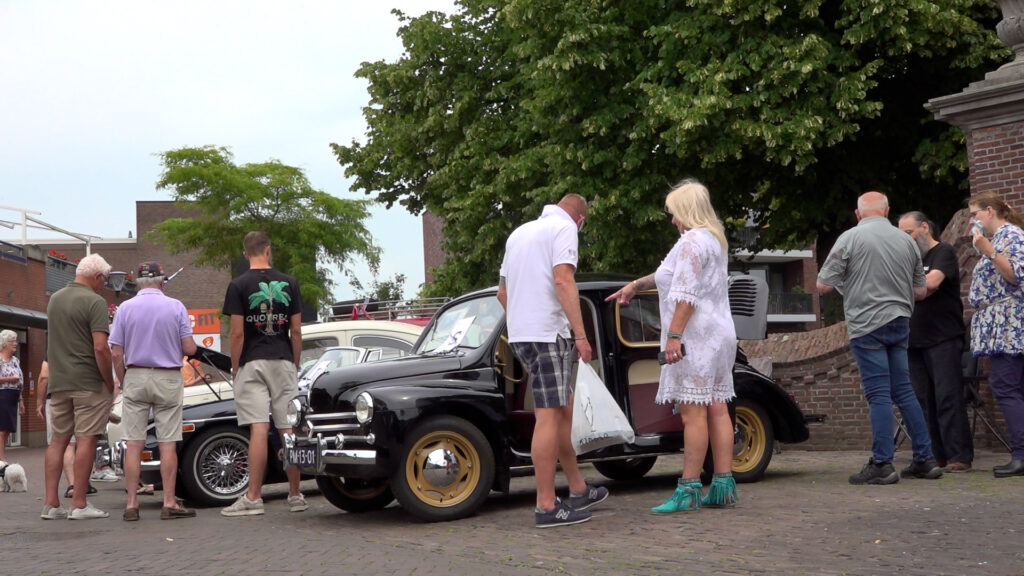 Oldtimers in het zonnetje: liefde voor klassieke auto’s leeft bij jong en oud