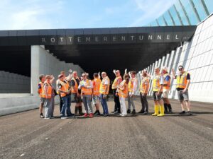 Werkbezoek loopt anders dan gepland: raadsleden ‘opgesloten’ in nieuwe Rottemerentunnel