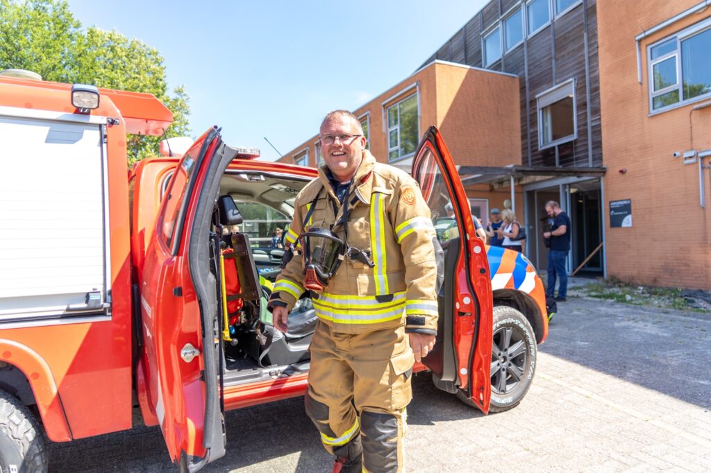 Eervol afscheid voor brandweerman Perry Paul na ruim 40 jaar dienst