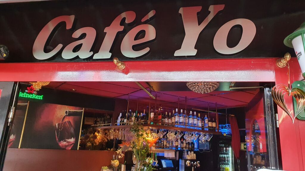 Café Yo viert vierjarig jubileum met drankje van het huis