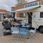 Knussebus brengt verhalen de wijk in