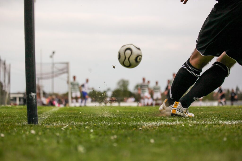 Start bouw nieuwe tribune bij voetbalclub DSO.