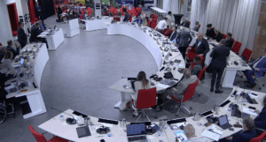 Raad besluit tot wijkteams en proefproject met ‘doorbijters’
