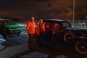 90-jarige Nel Overes opent als eerste de nieuwe A16 Rotterdam