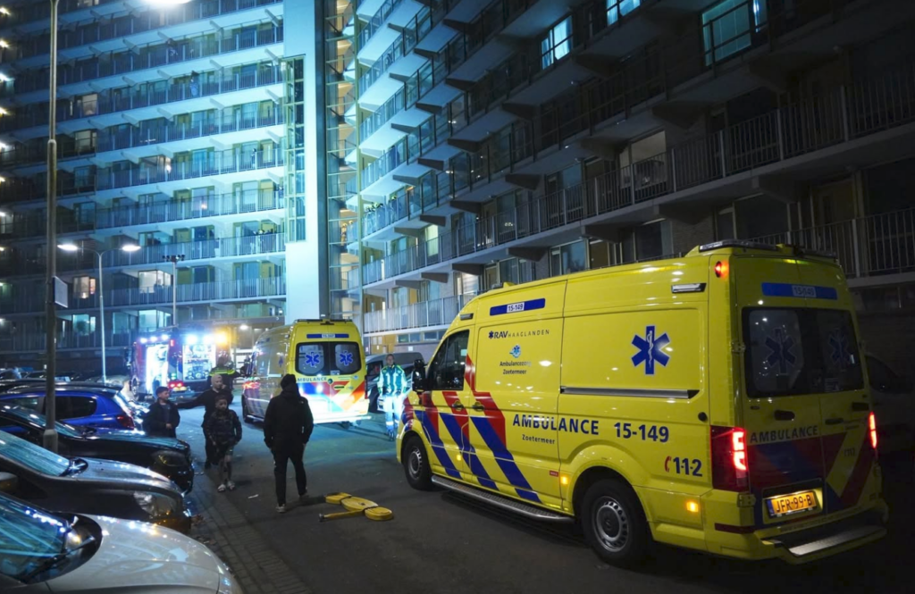 Twee personen van balkon gered bij woningbrand in Zoetermeer