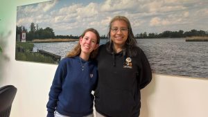 Elise haalt geld op voor Serious Request