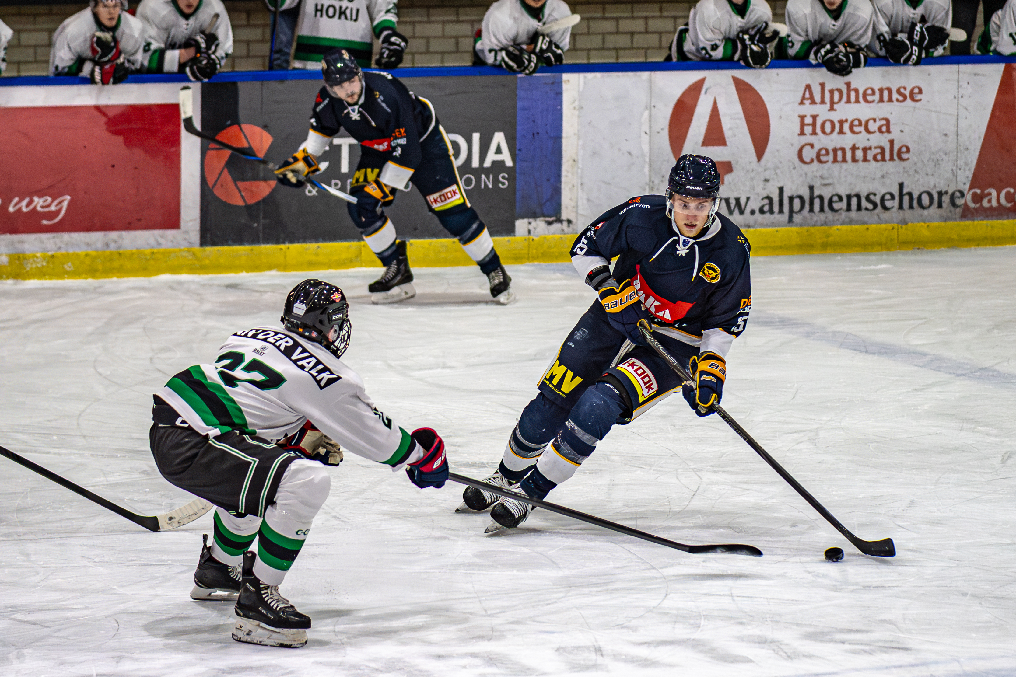 Panters wisselvallig in dubbelweekend: overtuigende zege op Hijs, nederlaag bij koploper Amsterdam
