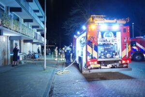 Brand in flatwoning aan Du Meelaan in Zoetermeer, meerdere woningen tijdelijk ontruimd