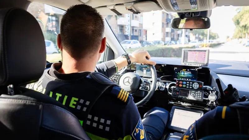 Rij-instructeurs en leerlingen onder invloed van drugs achter stuur van lesauto