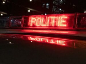 Politie houdt 19-jarige aan met geladen vuurwapen bij Noord AA