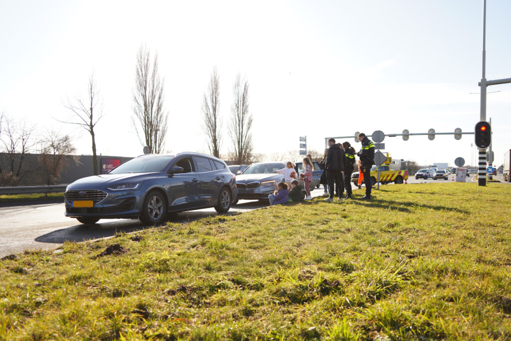 Opnieuw botsing Oostweg in Zoetermeer; drie kinderen nagekeken