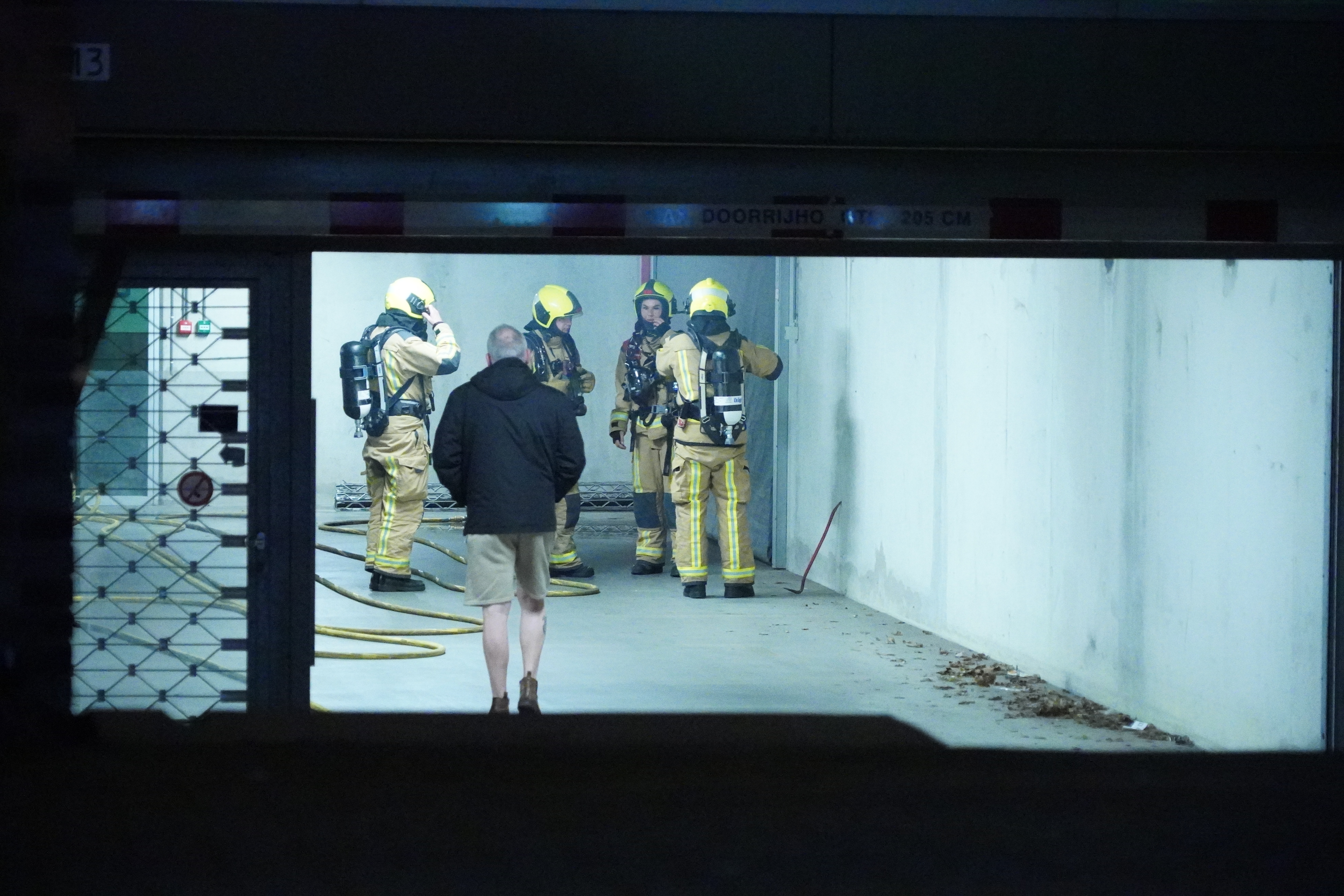 Rookontwikkeling door auto zorgt voor brandalarm in seniorencomplex Zoetermeer