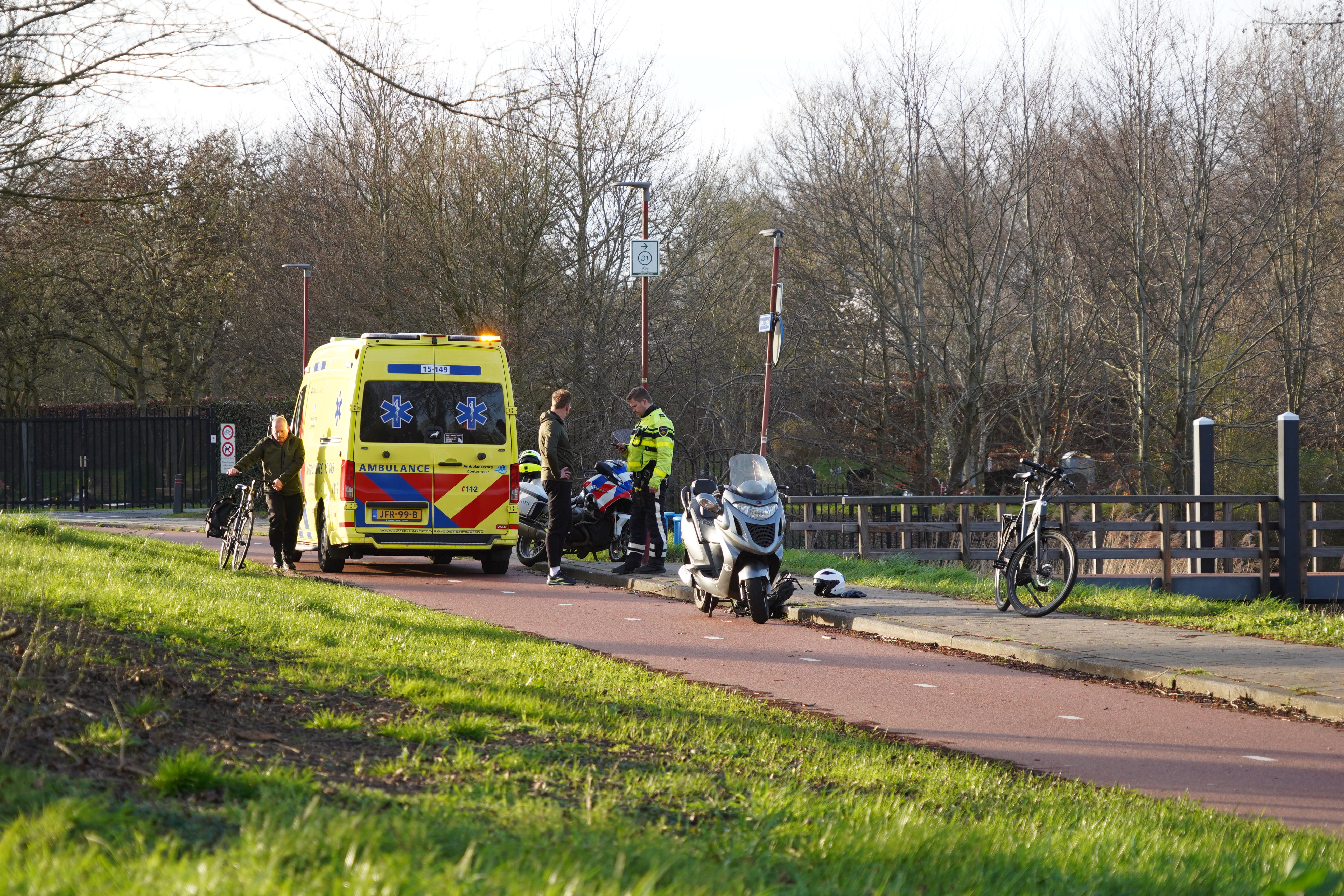 Scooterrijder raakt gewond na val Amerikaweg Zoetermeer