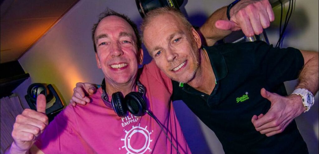 DJ-broers slaan handen ineen: unieke 4-uurs marathonset tijdens loco reünie!