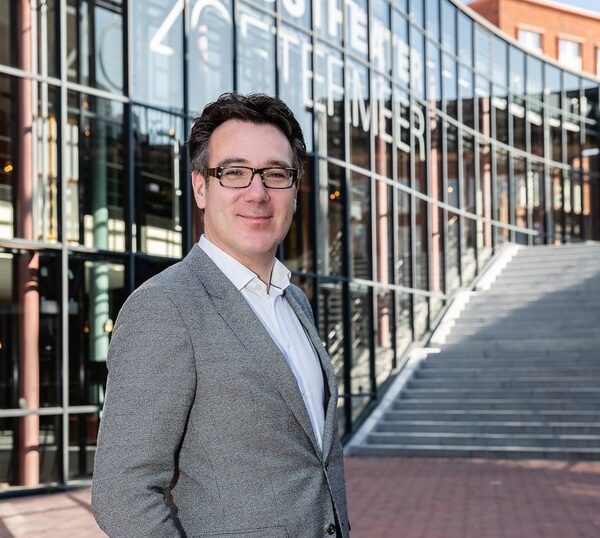 Oud-directeur Stadstheater, Hilko Folkeringa stelt zich verkiesbaar voor D66