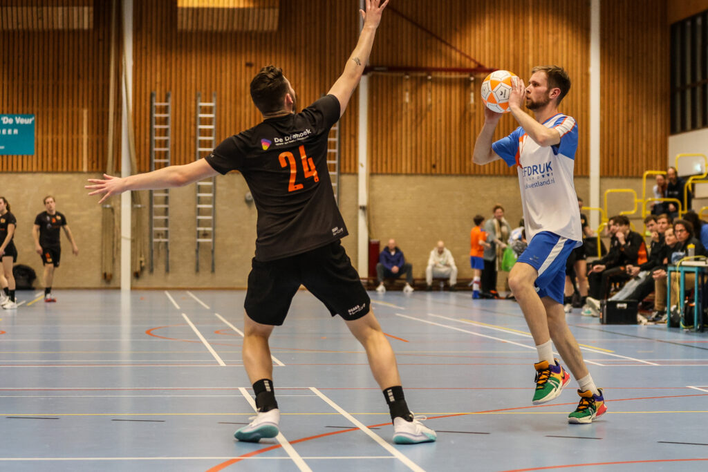 Swift veel te sterk voor De Meervogels