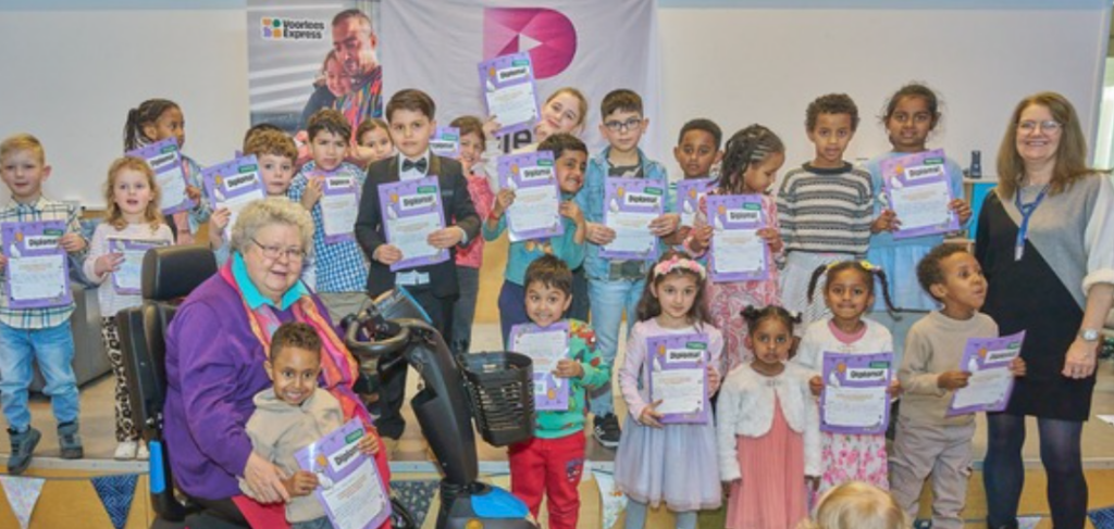 Feestelijke diploma-uitreiking bij de VoorleesExpress