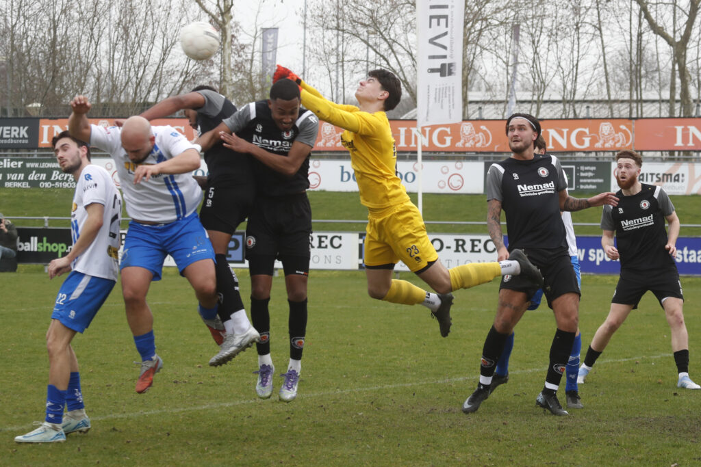 Vroege tegentreffer nekt BVCB tegen Nieuwenhoorn