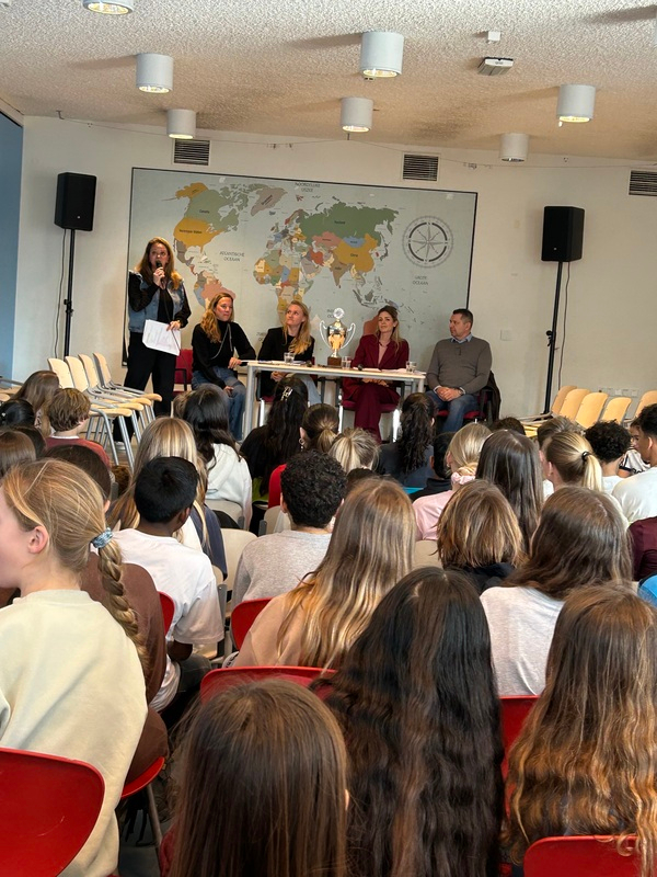 Leerlingen IKC Da Vinci overtuigen bij debatwedstrijd