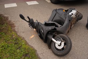 Bezorger zonder rijbewijs botst met scooter Groensdalseweg Bleiswijk