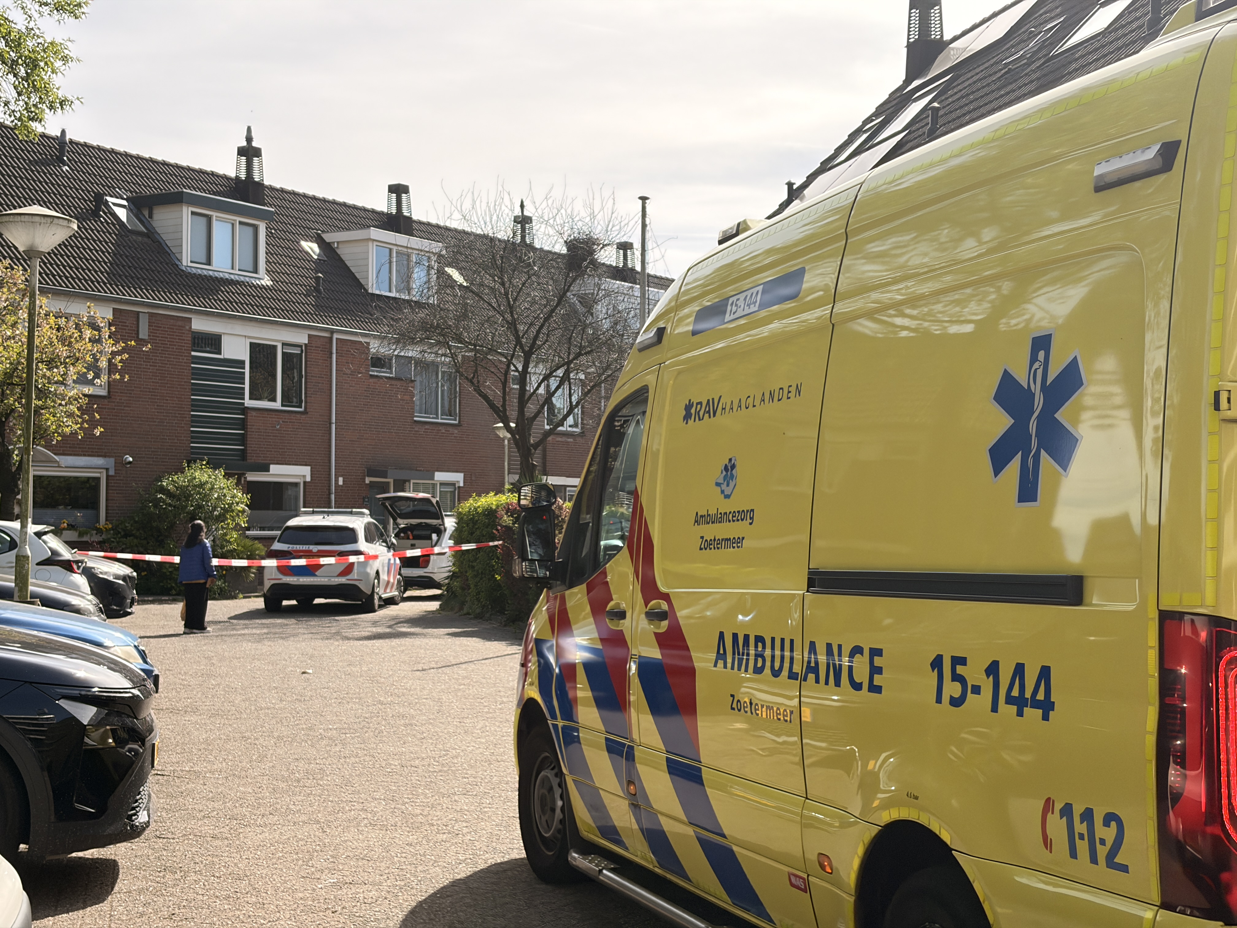 Steekincident in Zoetermeer: slachtoffer naar ziekenhuis, politie zoekt verdachte
