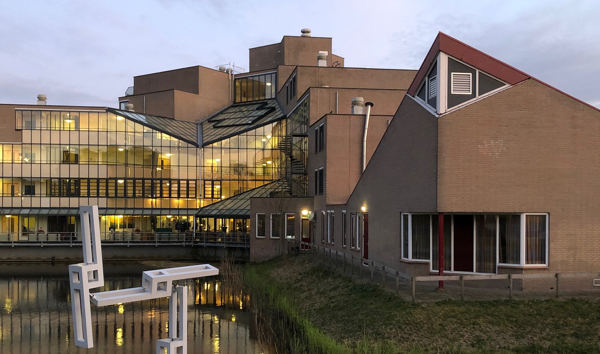 Architectuurwandeling door De Leyens zet ‘blauw goud’ centraal