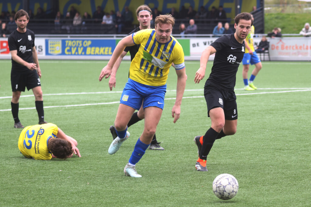 Misstap Berkel en Soccer Boys ook onderuit