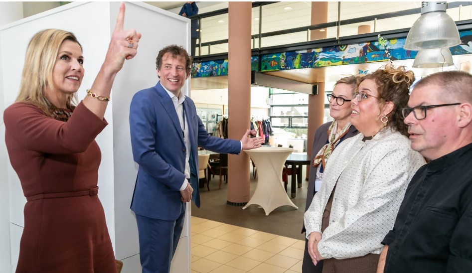 Koningin Maxima duikt op in Zoetermeer