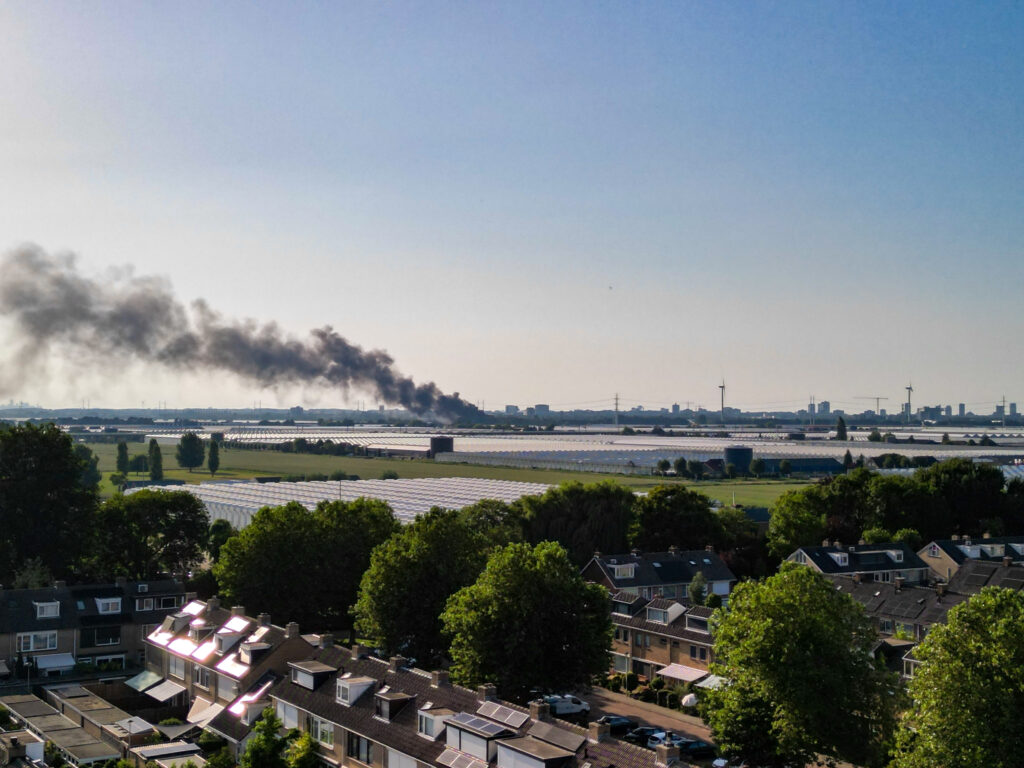 Opslagloods verwoest door uitslaande brand bij MotorCrossClub Bleiswijk