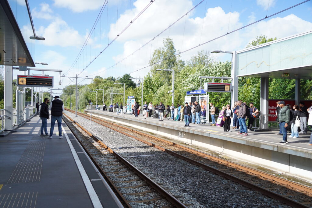 Tak op spoor veroorzaakt flinke vertragingen op RandstadRail E-lijn tussen Rotterdam en Den Haag