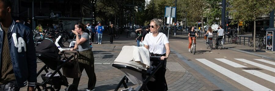 Steeds later moeder én minder kinderen: geboortecijfers dalen in de regio