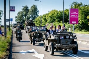 Parachutisten landen op de Markt: bijzondere editie van Veteranendag