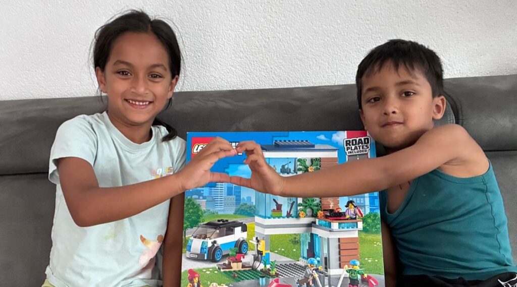 LEGO-donatie bezorgt kinderen van VoorleesExpress Zoetermeer een glimlach