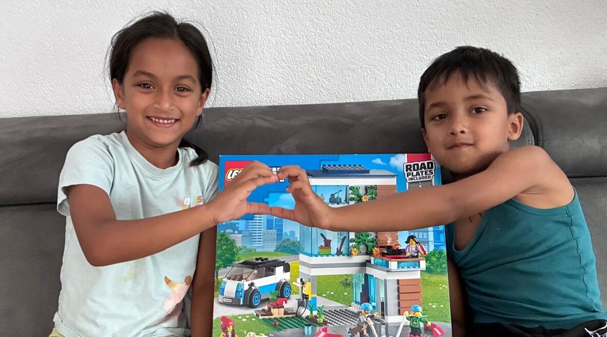 LEGO-donatie bezorgt kinderen van VoorleesExpress Zoetermeer een glimlach